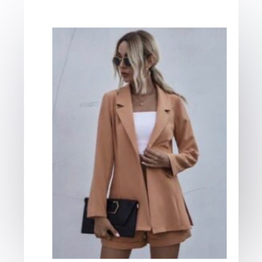 SHEIN Lapel Neck Split Hem Solid Blazer & Shorts SET!!